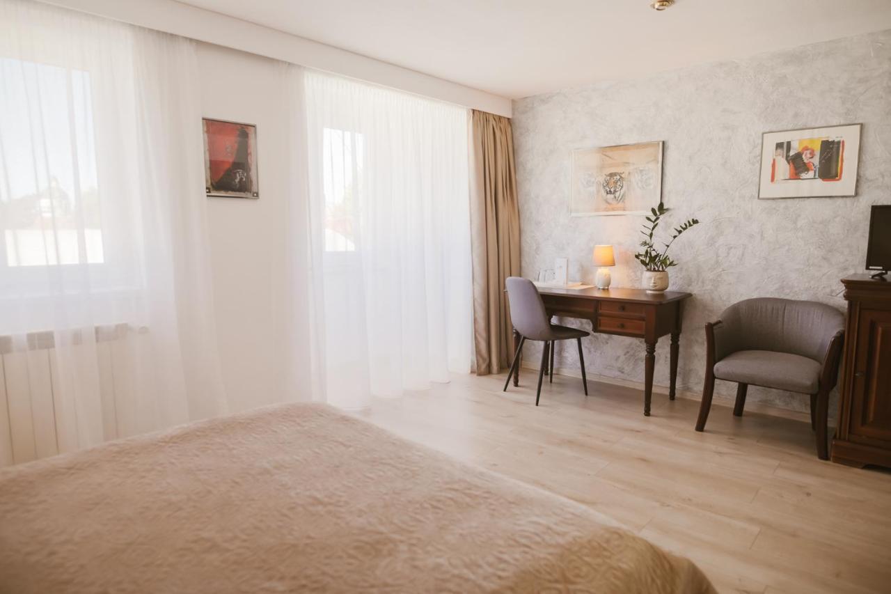 Villa Helvetia Târgu-Mureş Esterno foto