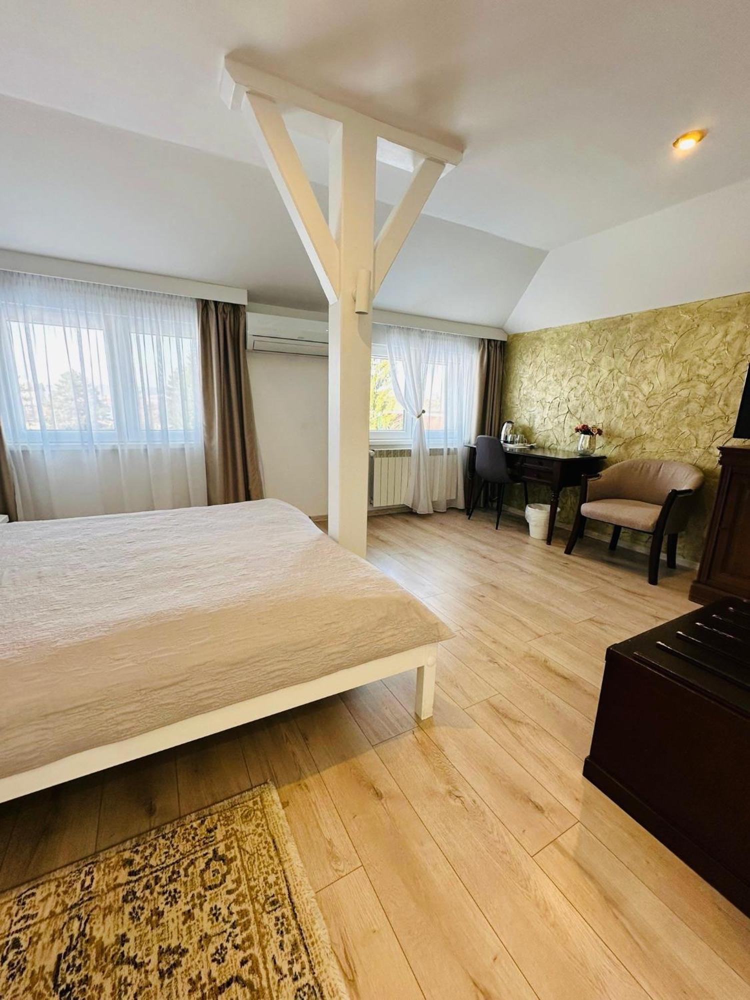 Villa Helvetia Târgu-Mureş Esterno foto