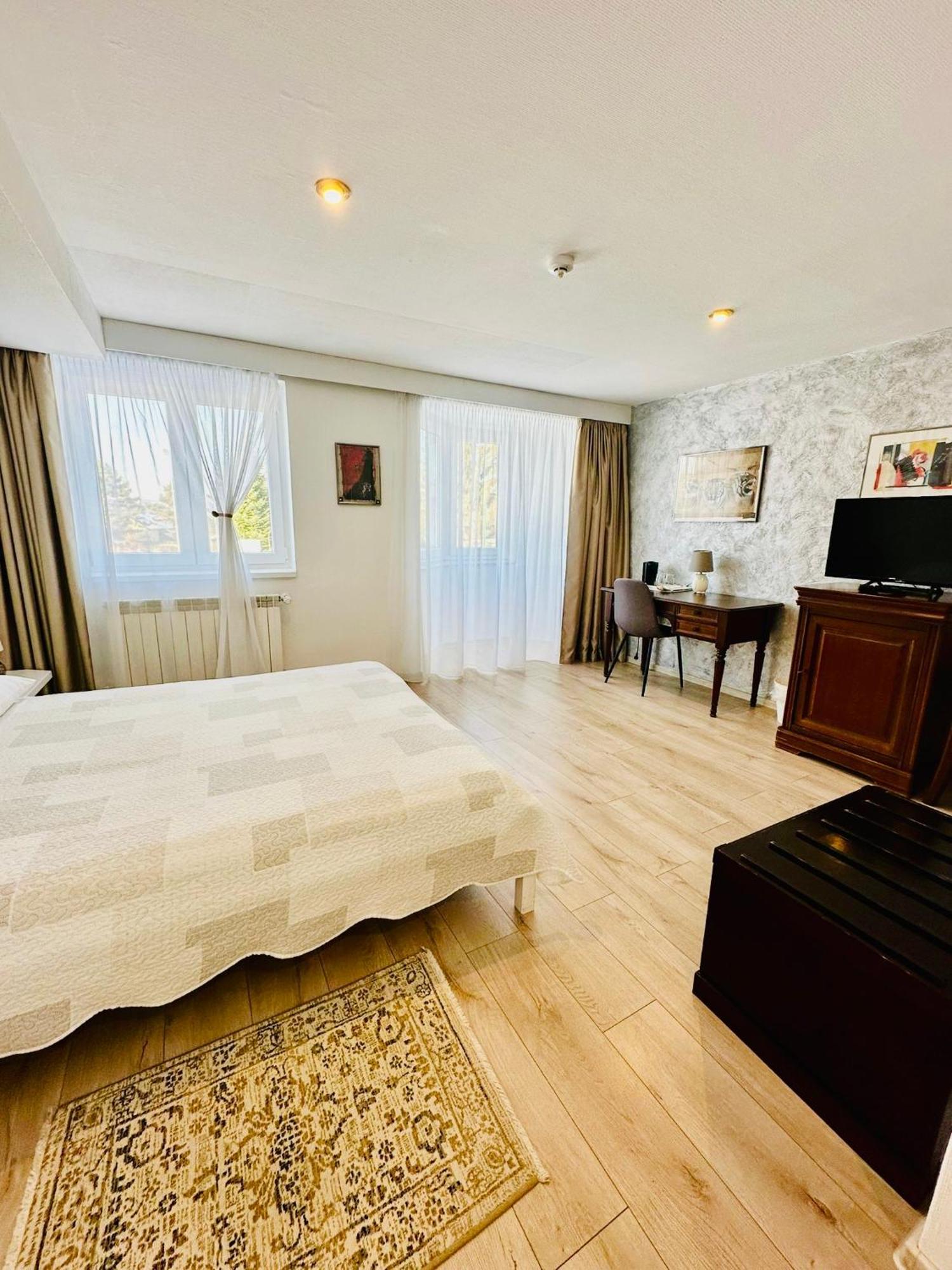 Villa Helvetia Târgu-Mureş Esterno foto